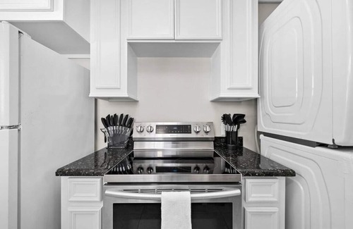South Central Houston Apartment | The Carriage House Retreat