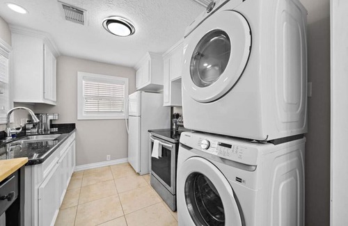 South Central Houston Apartment | The Carriage House Retreat