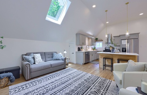 Columbia Apartment | The Carriage House-Serene, Rural Setting w/Firepit