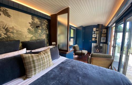 Closeburn Villa | The Carriage - Outdoor Private Bath