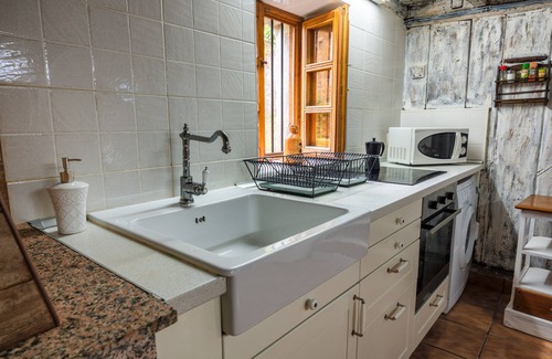 Fresnedo Cottage | The Carrozal - Fantastic house with fireplace, barbecue and private porch