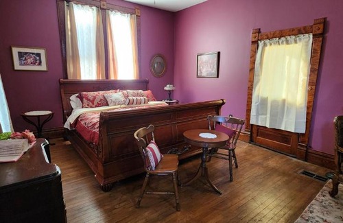 Pittsburg Bed & Breakfast | The Carson House Bed & Breakfast