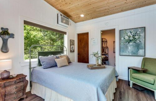 Weatherford House | The Casa Estiva- A Restful Getaway in the Forest in Weatherford, TX