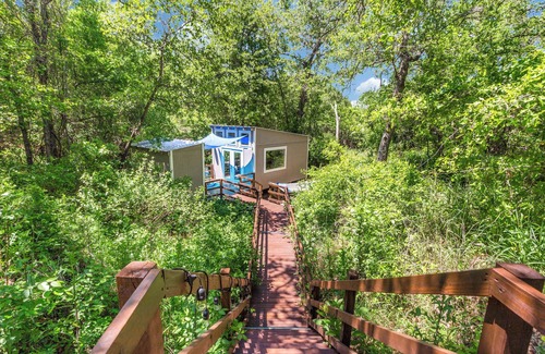 Weatherford Cottage | The Casa Estiva- Peaceful Forest Getaway 30 Min. West of Fort Worth