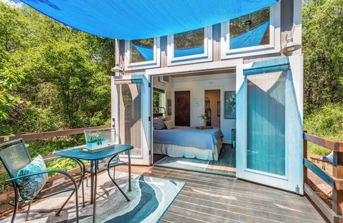 Weatherford Cottage | The Casa Estiva- Peaceful Forest Getaway 30 Min. West of Fort Worth