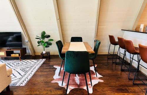 Canton House | The Casa Luna