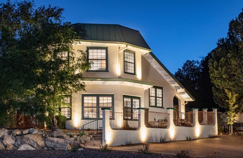 Prescott Apartment | The Casablanca Suite at the Gurley Street Inn