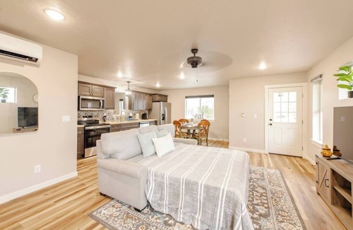 Boise Bench Apartment | The Casita 7 mins to DT Boise Sleeps 2-4