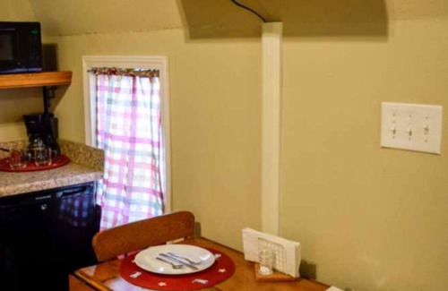 Jeddo Cabin | The Casita
