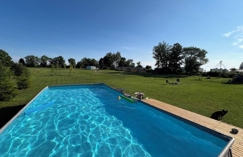 Grey Highlands House | The Castle - 4-bedroom house with AC, WiFi in Grey County