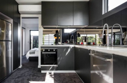 Windsor House | The Castle at House of Windsor by Ready Set Stay-Rooftop deck & Perfect location