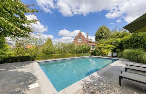 Sint-Pieters-Woluwe Villa | The Castle