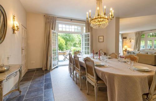 Sint-Pieters-Woluwe Villa | The Castle