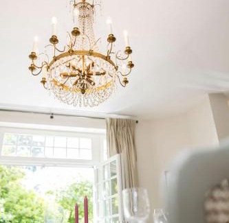 Sint-Pieters-Woluwe Villa | The Castle