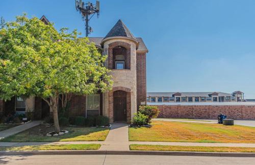 The Colony House | The Castle by the Lake with Pool and Balcony near Grandscape