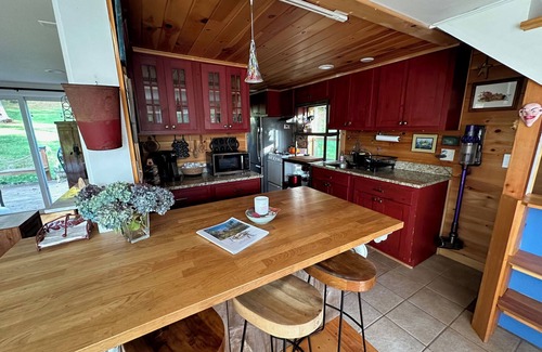 Wardsboro House | The Castle: Charming 2-bedroom house in Wardsboro