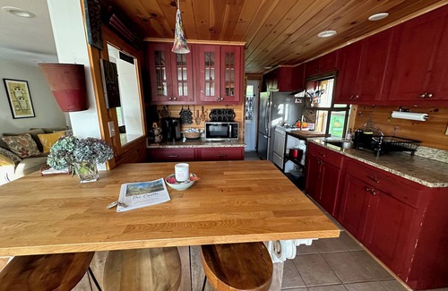 Wardsboro House | The Castle: Charming 2-bedroom house in Wardsboro