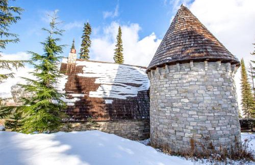 Sandpoint House | The Castle - Chateau De Melusine