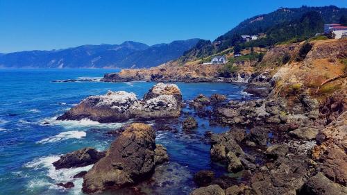 Shelter Cove Hotel | The Castle Inn of the Lost Coast