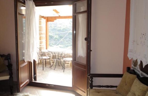 Volissos Apartment | The Castle's Key