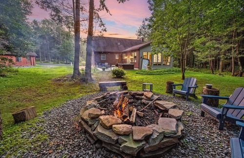 Parksville Ski Chalet | The Catskill Getaway Near Bethel Woods & Hiking & HOT TUB