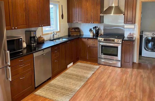 Sherwood Park Cabin | The Cattage 3 bedroom Cabin