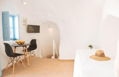 Finikia Villa | The Cave Complex by A Terre Cave Villas