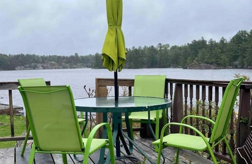 Byng Inlet Cottage | The Cedar: Awesome view + Bunkie!