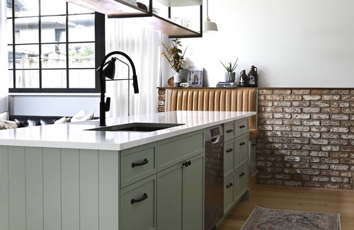 Central Lonsdale House | The Cedar Coach
