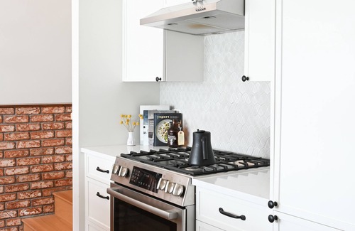 Central Lonsdale House | The Cedar Coach