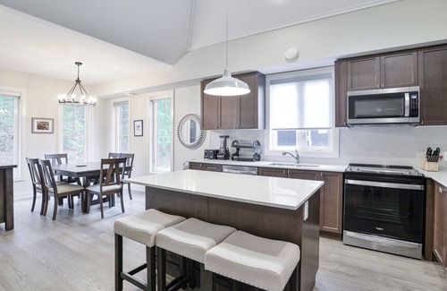 Minett House | The Cedar Cottage (#70)