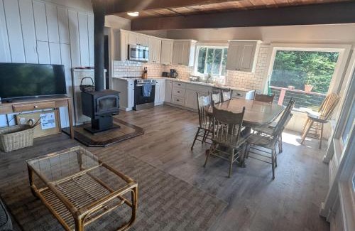 Otter Rock House | The Cedar House