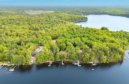 Lake Tomahawk House | The Cedar Lakehouse in Lake Tomahawk WI