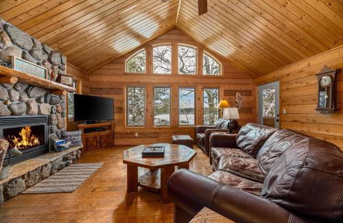 Lake Tomahawk House | The Cedar Lakehouse in Lake Tomahawk WI