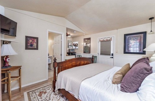 Christoval Hotel | The Cedar Room - The Ranch House Motel
