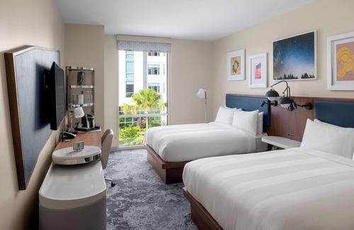 Orlando Hotel | The Celeste Hotel, Orlando, a Tribute Portfolio Hotel