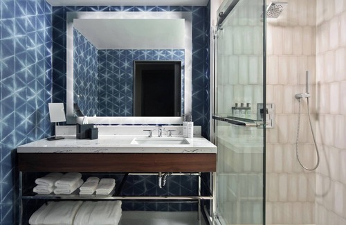 Orlando Hotel | The Celeste Hotel, Orlando, a Tribute Portfolio Hotel