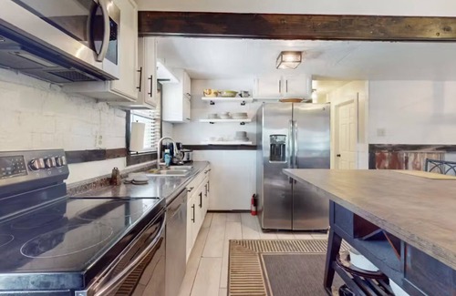 Somerville House | The Center: Marvelous 5-bedroom house for wellness and peace.