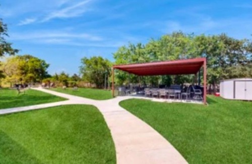 Somerville House | The Center: Marvelous 5-bedroom house for wellness and peace.