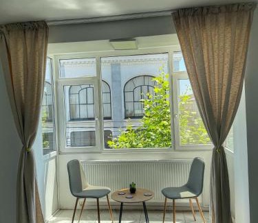 Craiova Apartment | The Central Apartment Self Check-in Old Town