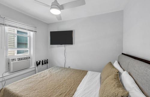 Ocean Grove Hotel | The Central Ave House
