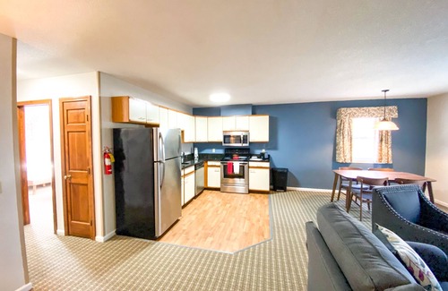 Pittsfield House | The Central Downtown Inn & Suites