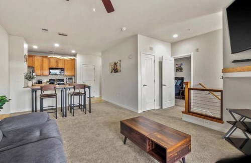 Northeast Park Hill Condo | The Central Hub