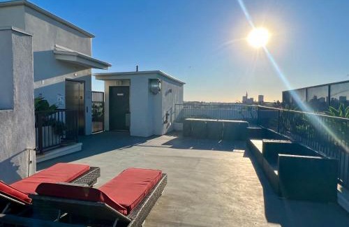 Westwood Apartment | The Century City Cozy 3 Bedroom Apartment with free parking! 303