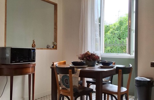 Saint-Meme-les-Carrieres Apartment | The Charentais cocoon