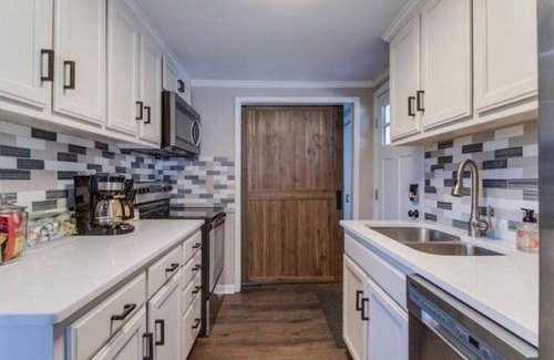 Thompson's Station Cottage | The Chalet-1.5bath, sleeps 4, Franklin/LeipersFork
