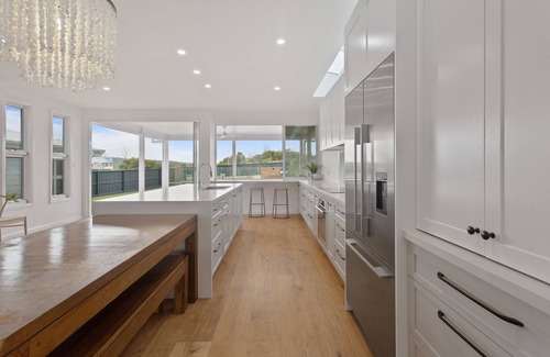 Catherine Hill Bay House | THE CHALET, designer beach house with pool in the beautiful Catherine Hill Bay.