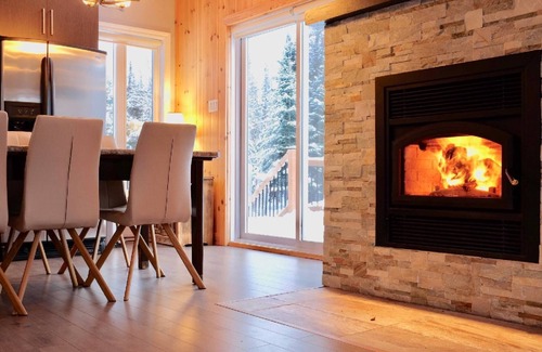 Saint-Raymond Ski Chalet | The Chalet du Cap offers an enchanting setting at the foot of the mountains.