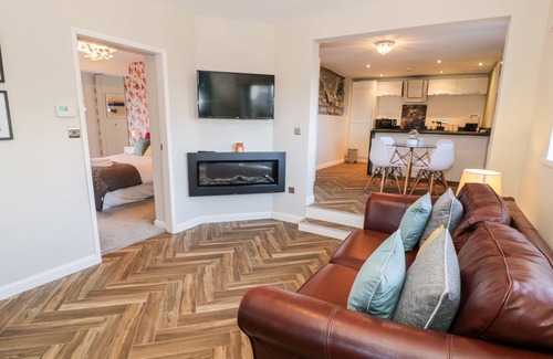 Benllech Cottage | THE CHALET, romantic, country holiday cottage in Benllech