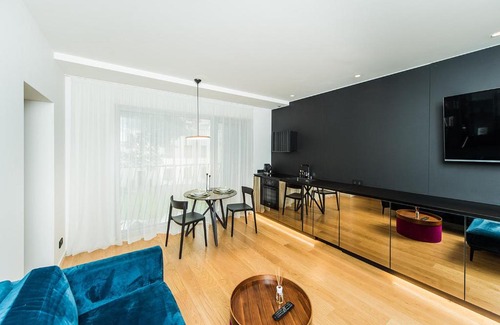Old Town Apartment | The Champions' Den